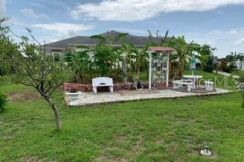 Villa ou maison à vendre à Lehigh Acres, Floride: 3 chambres, 195.75 m2 № 591303 - photo 15