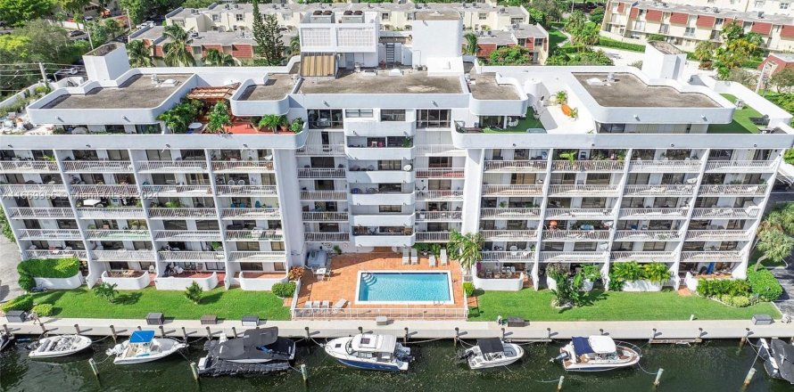 Condo in Miami, Florida, 1 bedroom  № 1389651