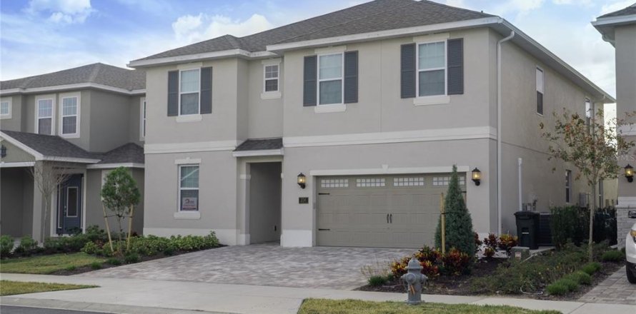 House in Kissimmee, Florida 8 bedrooms, 335.28 sq.m. № 1254326