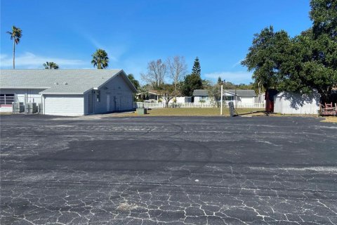 Commercial property in Holiday, Florida 468.23 sq.m. № 1264891 - photo 12