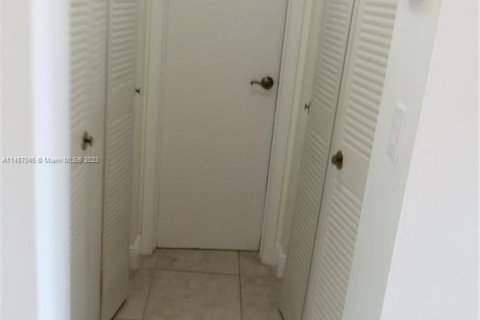 Copropriété à vendre à North Miami Beach, Floride: 1 chambre, 61.13 m2 № 730280 - photo 27