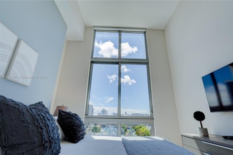 Condominio en venta en Miami, Florida, 2 dormitorios, 97.36 m2 № 730366 - foto 16