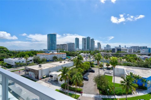 Condominio en venta en Miami, Florida, 2 dormitorios, 97.36 m2 № 730366 - foto 18