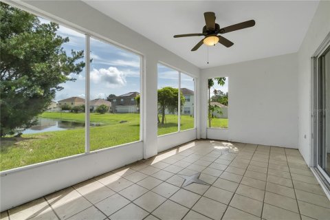 Villa ou maison à vendre à Kissimmee, Floride: 4 chambres, 264.49 m2 № 1289905 - photo 2