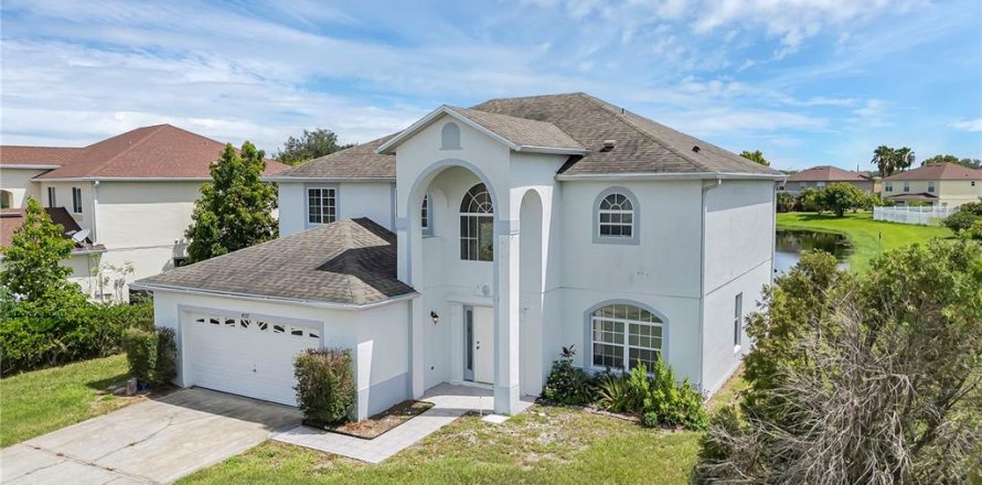 Villa ou maison à Kissimmee, Floride 4 chambres, 264.49 m2 № 1289905