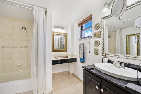 Copropriété à vendre à Miami Beach, Floride: 2 chambres, 93.83 m2 № 1281289 - photo 14