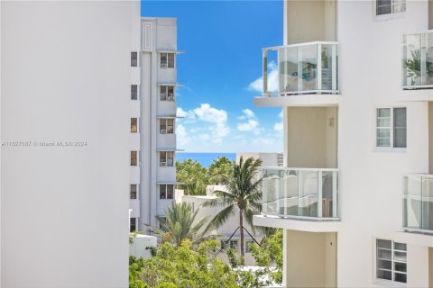 Copropriété à vendre à Miami Beach, Floride: 2 chambres, 93.83 m2 № 1281289 - photo 20