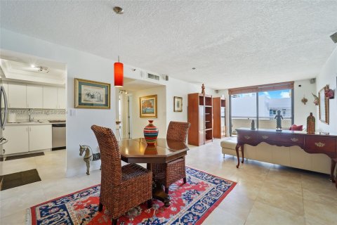 Condo in Miami Beach, Florida, 2 bedrooms  № 1281289 - photo 8