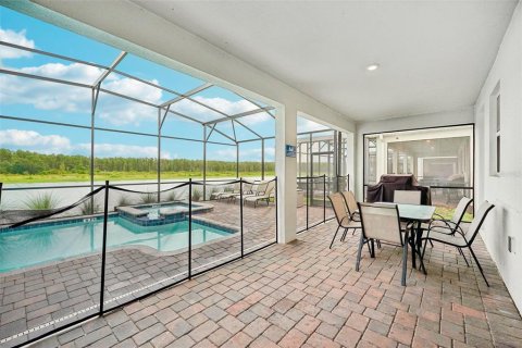 Villa ou maison à vendre à Kissimmee, Floride: 9 chambres, 398.46 m2 № 1353985 - photo 1