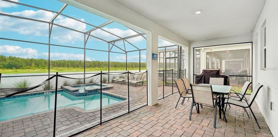 Villa ou maison à Kissimmee, Floride 9 chambres, 398.46 m2 № 1353985