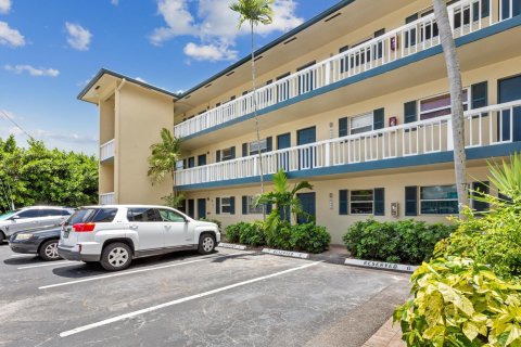 Condo in Fort Lauderdale, Florida, 2 bedrooms  № 1179690 - photo 25