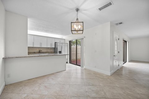 Adosado en venta en Palm Springs, Florida, 2 dormitorios, 114.46 m2 № 1179775 - foto 25