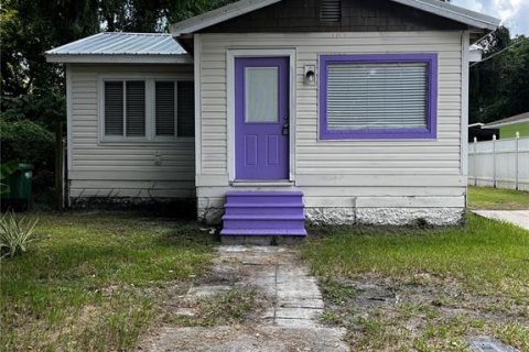 House in Tampa, Florida 3 bedrooms, 116.69 sq.m. № 1389373 - photo 3