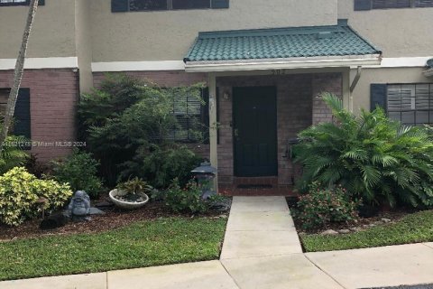 Townhouse in Plantation, Florida 2 bedrooms, 113.71 sq.m. № 972643 - photo 4