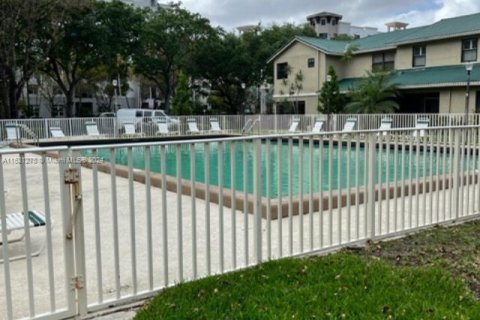 Townhouse in Plantation, Florida 2 bedrooms, 113.71 sq.m. № 972643 - photo 22