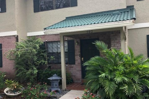 Townhouse in Plantation, Florida 2 bedrooms, 113.71 sq.m. № 972643 - photo 3