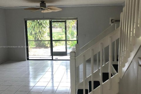Townhouse in Plantation, Florida 2 bedrooms, 113.71 sq.m. № 972643 - photo 6