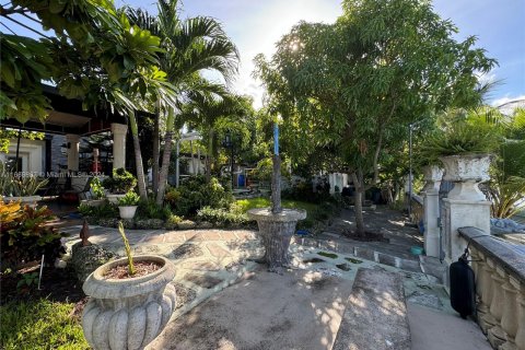 Villa ou maison à vendre à Hialeah, Floride: 6 chambres, 237.09 m2 № 1385782 - photo 24