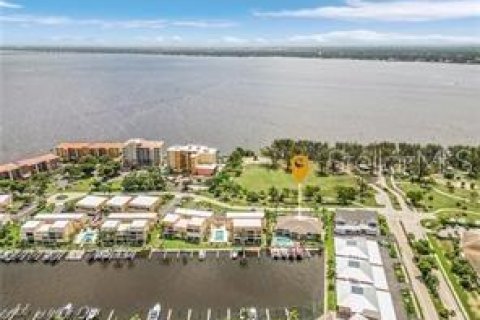 Copropriété à vendre à Cape Coral, Floride: 2 chambres, 130.99 m2 № 1386524 - photo 24