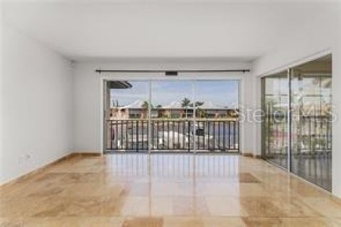 Condominio en venta en Cape Coral, Florida, 2 dormitorios, 130.99 m2 № 1386524 - foto 4