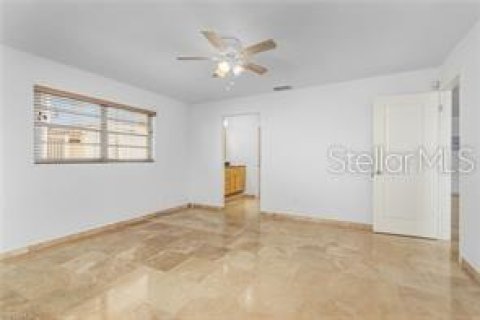 Condo in Cape Coral, Florida, 2 bedrooms  № 1386524 - photo 8