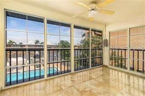 Copropriété à vendre à Cape Coral, Floride: 2 chambres, 130.99 m2 № 1386524 - photo 16