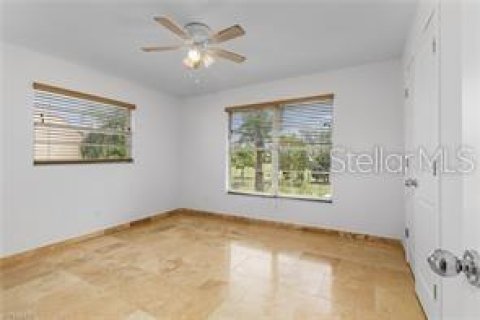 Copropriété à vendre à Cape Coral, Floride: 2 chambres, 130.99 m2 № 1386524 - photo 11