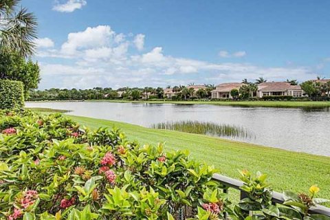 Villa ou maison à vendre à Palm Beach Gardens, Floride: 3 chambres, 271.27 m2 № 970222 - photo 1