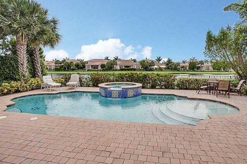 Casa en venta en Palm Beach Gardens, Florida, 3 dormitorios, 271.27 m2 № 970222 - foto 2