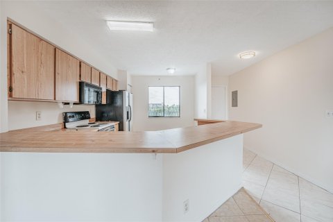 Condo in Pompano Beach, Florida, 2 bedrooms  № 970224 - photo 14