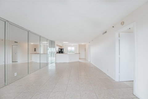 Copropriété à vendre à Pompano Beach, Floride: 2 chambres, 113.53 m2 № 970224 - photo 16