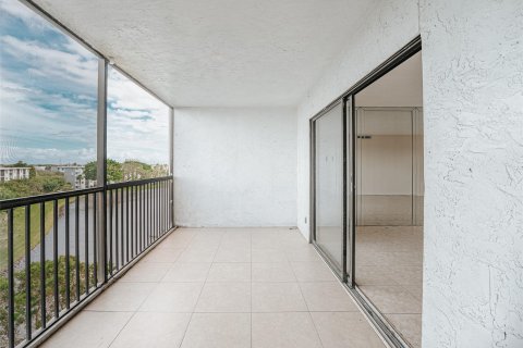 Copropriété à vendre à Pompano Beach, Floride: 2 chambres, 113.53 m2 № 970224 - photo 8