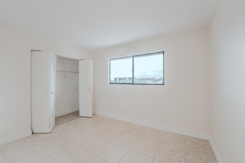 Condo in Pompano Beach, Florida, 2 bedrooms  № 970224 - photo 4