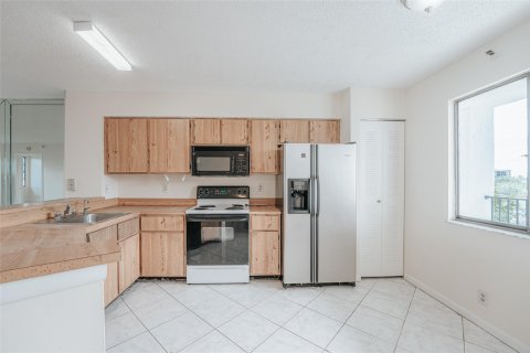 Condo in Pompano Beach, Florida, 2 bedrooms  № 970224 - photo 22