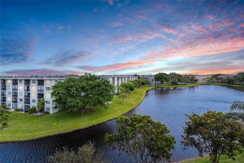 Copropriété à vendre à Pompano Beach, Floride: 2 chambres, 113.53 m2 № 970224 - photo 23