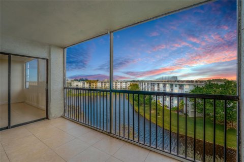 Copropriété à vendre à Pompano Beach, Floride: 2 chambres, 113.53 m2 № 970224 - photo 21