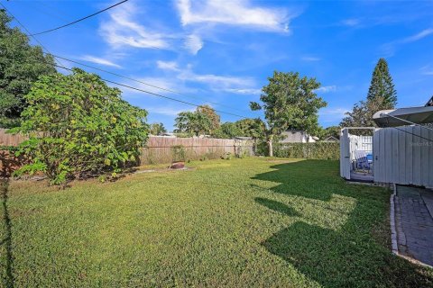 House in New Port Richey, Florida 3 bedrooms, 88.54 sq.m. № 1416276 - photo 14