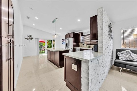 Casa en venta en Weston, Florida, 2 dormitorios, 113.15 m2 № 1310423 - foto 4