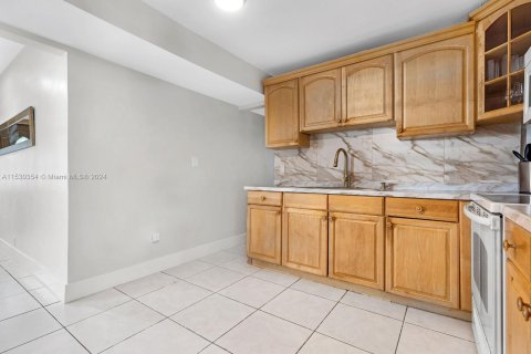 Casa en venta en West Park, Florida, 4 dormitorios, 161 m2 № 1002309 - foto 6