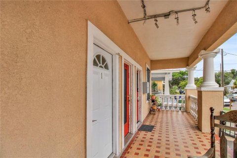 Immobilier commercial à vendre à Tampa, Floride: 8 chambres, 305.18 m2 № 854656 - photo 10