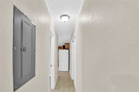 Immobilier commercial à vendre à Tampa, Floride: 8 chambres, 305.18 m2 № 854656 - photo 13