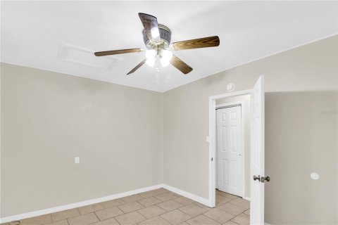 Commercial property in Tampa, Florida 8 bedrooms, 305.18 sq.m. № 854656 - photo 15