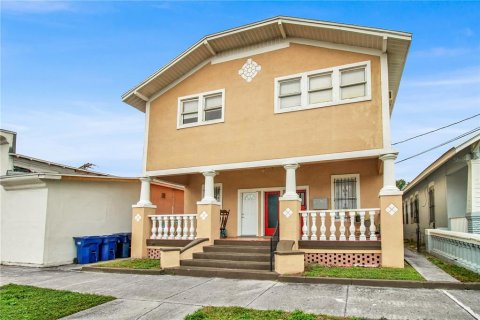 Immobilier commercial à vendre à Tampa, Floride: 8 chambres, 305.18 m2 № 854656 - photo 4