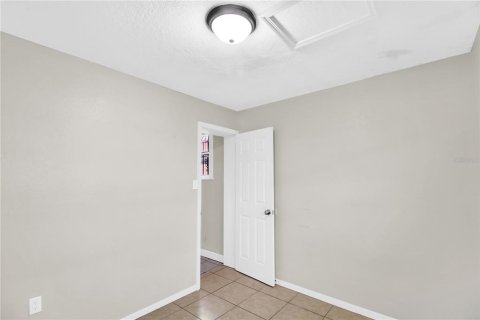 Commercial property in Tampa, Florida 8 bedrooms, 305.18 sq.m. № 854656 - photo 24