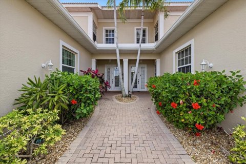 Condo in Punta Gorda, Florida, 3 bedrooms  № 1166431 - photo 2