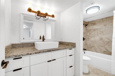 Condo in Orlando, Florida, 1 bedroom  № 1256402 - photo 16