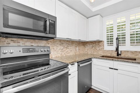 Condo in Orlando, Florida, 1 bedroom  № 1256402 - photo 9