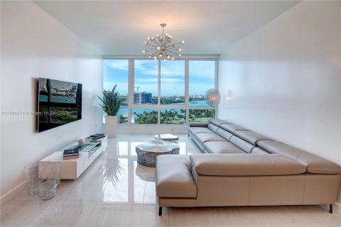 Condo in Miami Beach, Florida, 1 bedroom  № 858395 - photo 4