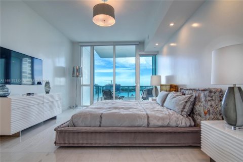 Condo in Miami Beach, Florida, 1 bedroom  № 858395 - photo 11