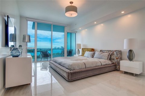 Condo in Miami Beach, Florida, 1 bedroom  № 858395 - photo 10